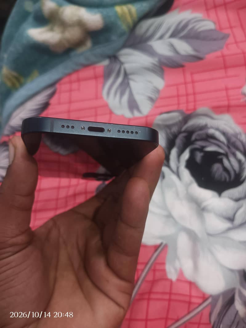 Apple iPhone 13 1