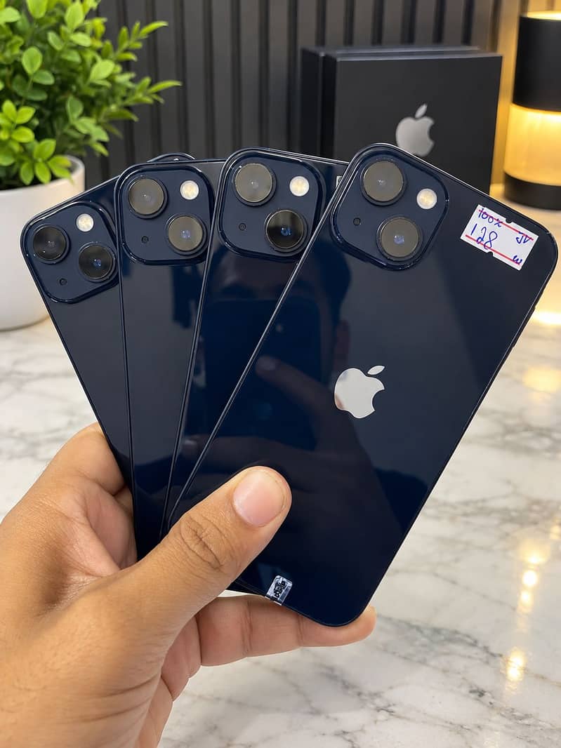 Apple iPhone 13 0