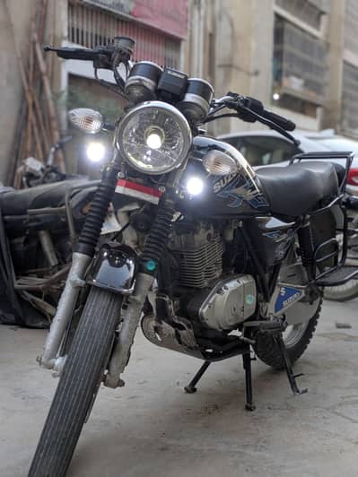 Suzuki GS 150 SE