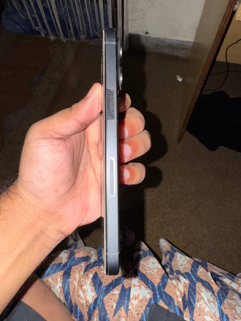 Apple iPhone 15 Pro Max 3