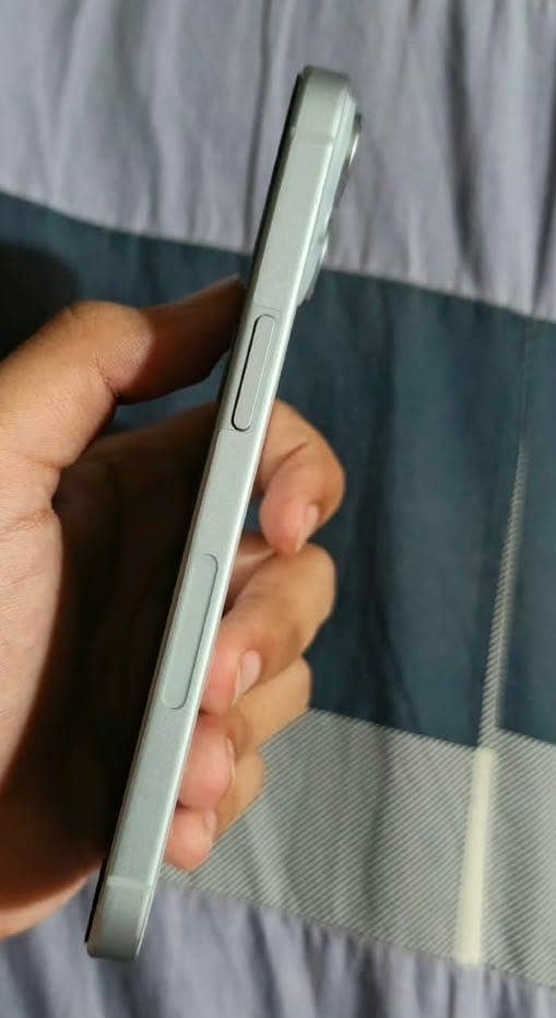 Apple iPhone 15 3