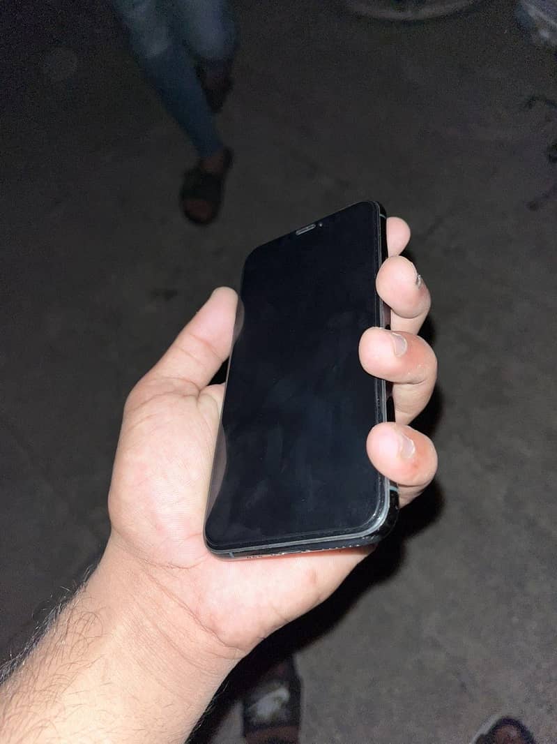 Apple iPhone 11 Pro 1