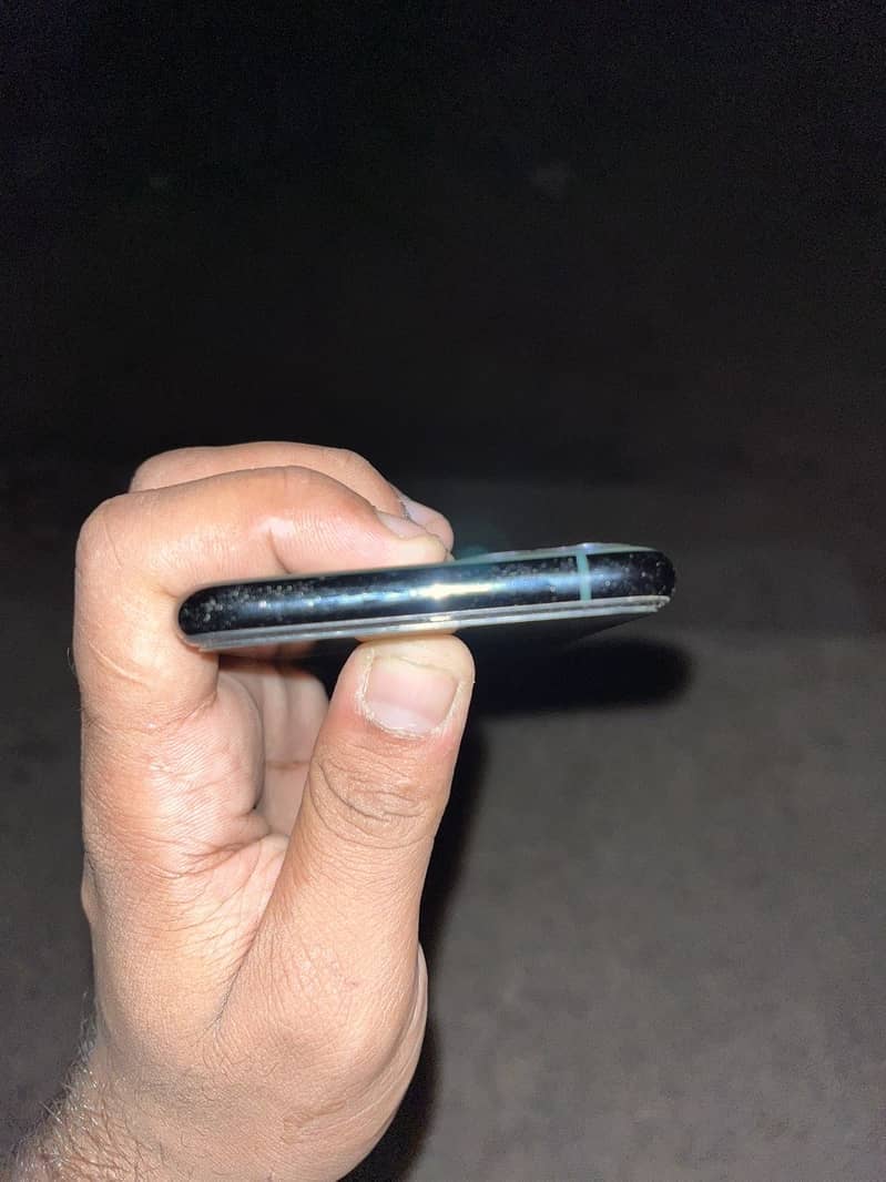 Apple iPhone 11 Pro 2