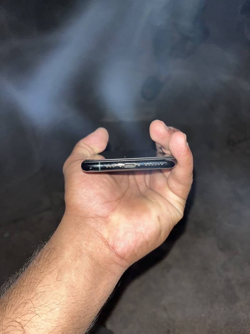 Apple iPhone 11 Pro 3