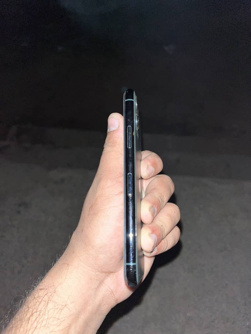 Apple iPhone 11 Pro 6