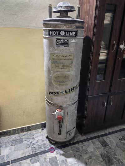 geyser hotline brand good condition on hai koi masla nh h
