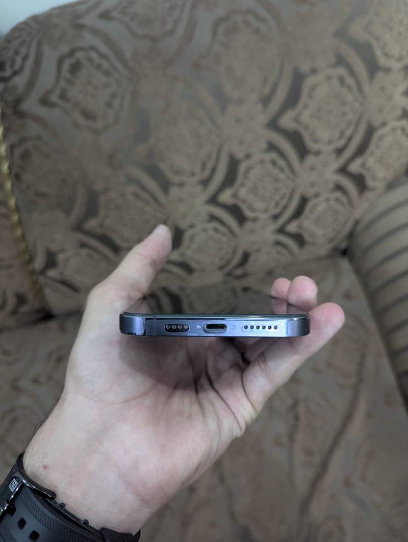 Apple iPhone 14 Pro Max 1