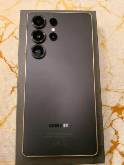 Samsung Galaxy S25 Ultra in excellent condition.  512GB Storage