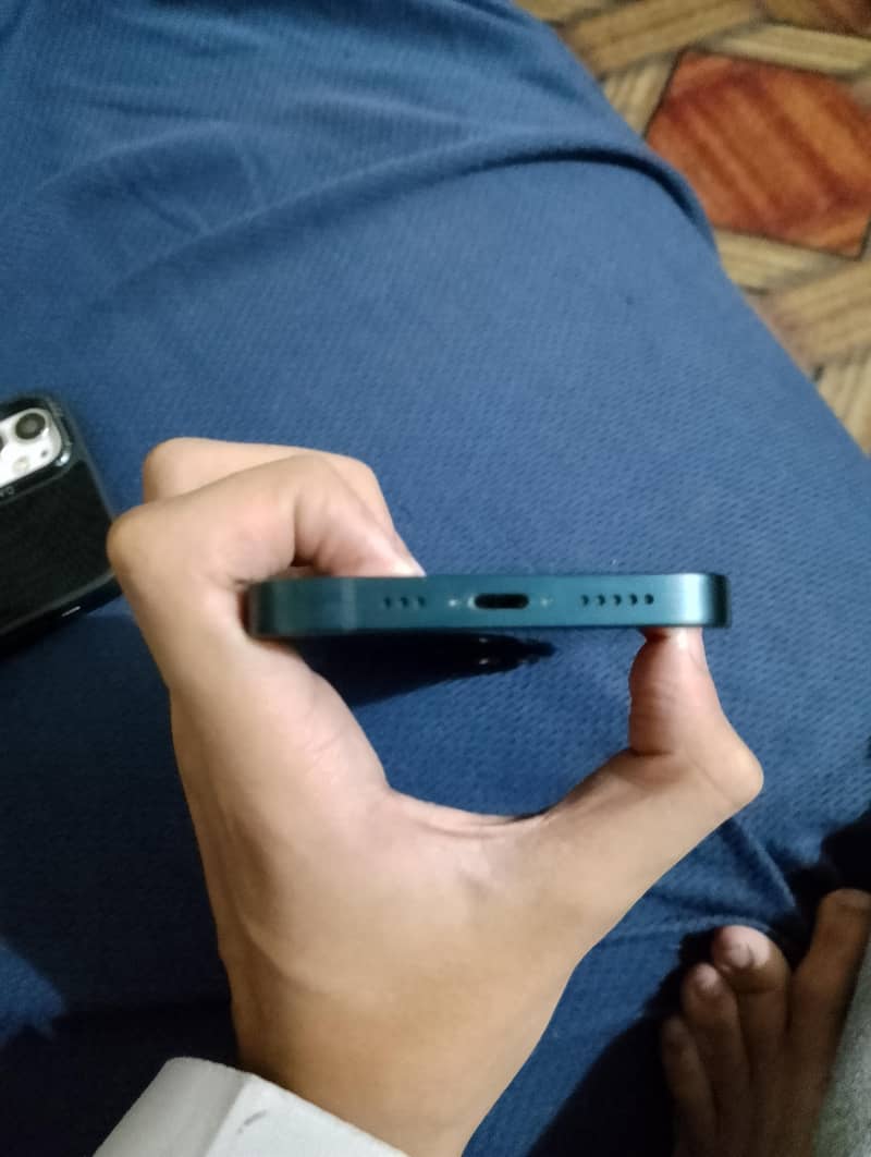 Apple iPhone 14 3