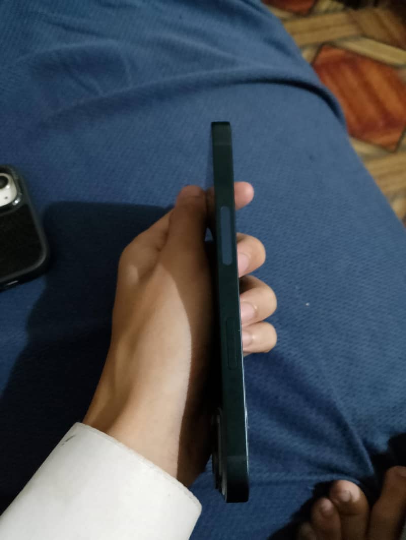 Apple iPhone 14 5