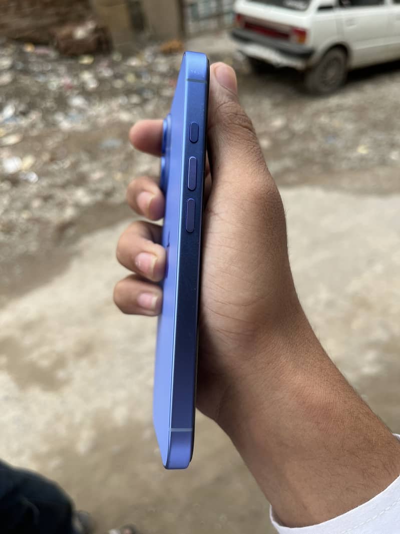 Apple iPhone 16 jv 6