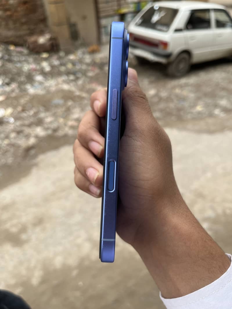 Apple iPhone 16 jv 7