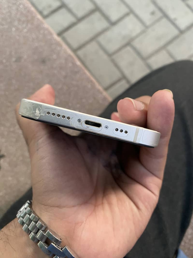 Apple iPhone 13 7