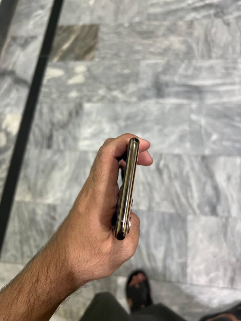 Apple iPhone 11 Pro Max 5