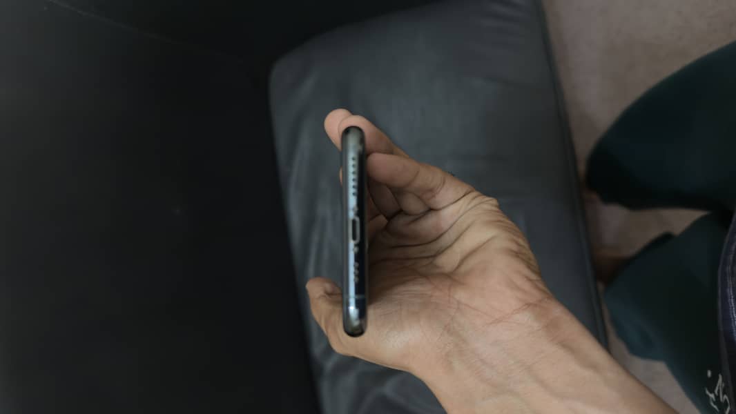 Apple iPhone 11 Pro 2