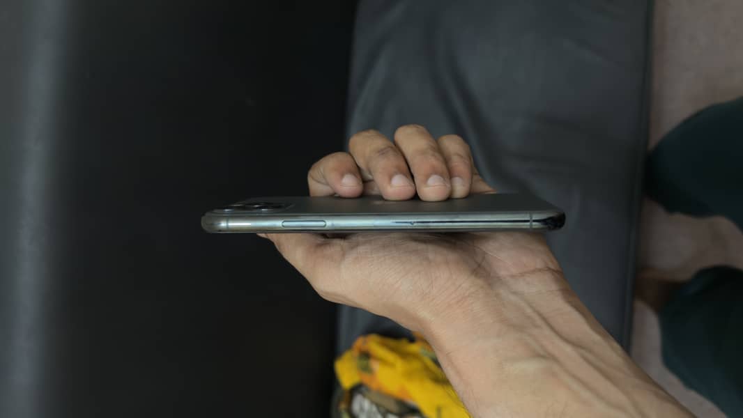 Apple iPhone 11 Pro 6