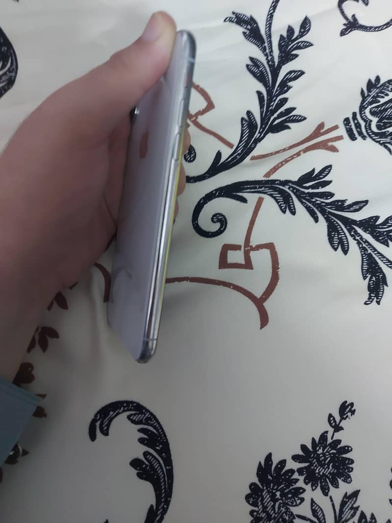 Apple iPhone X 2