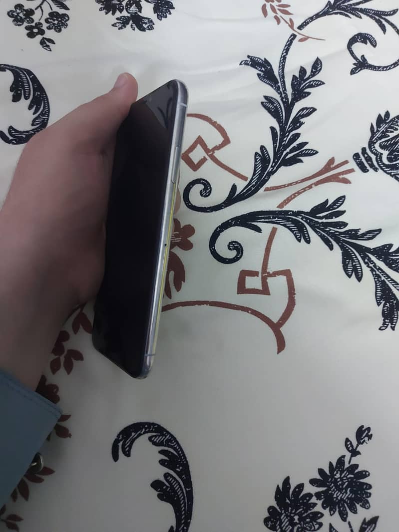 Apple iPhone X 3