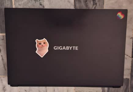 Selling my Gigabyte A7 K1 Gaming Laptop