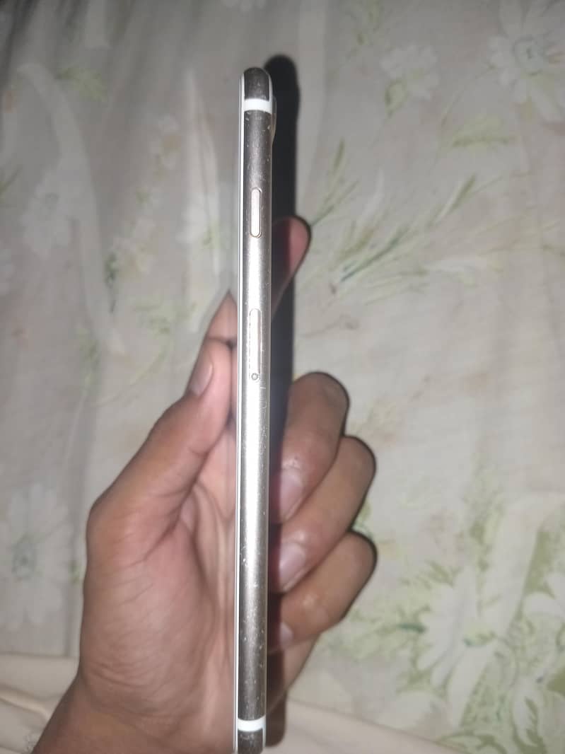Apple iPhone 7 Plus 1