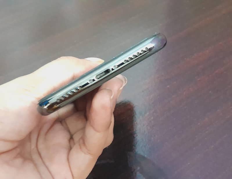 Apple iPhone X 5
