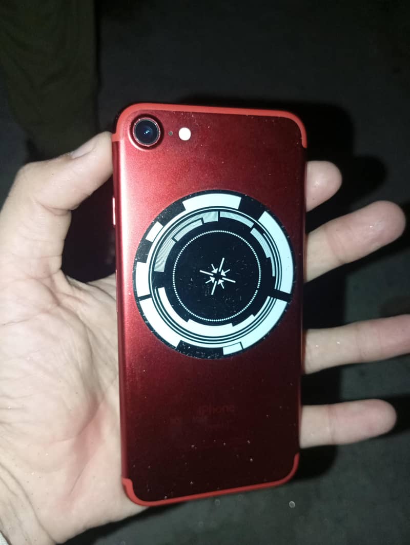 Apple iPhone 7 0