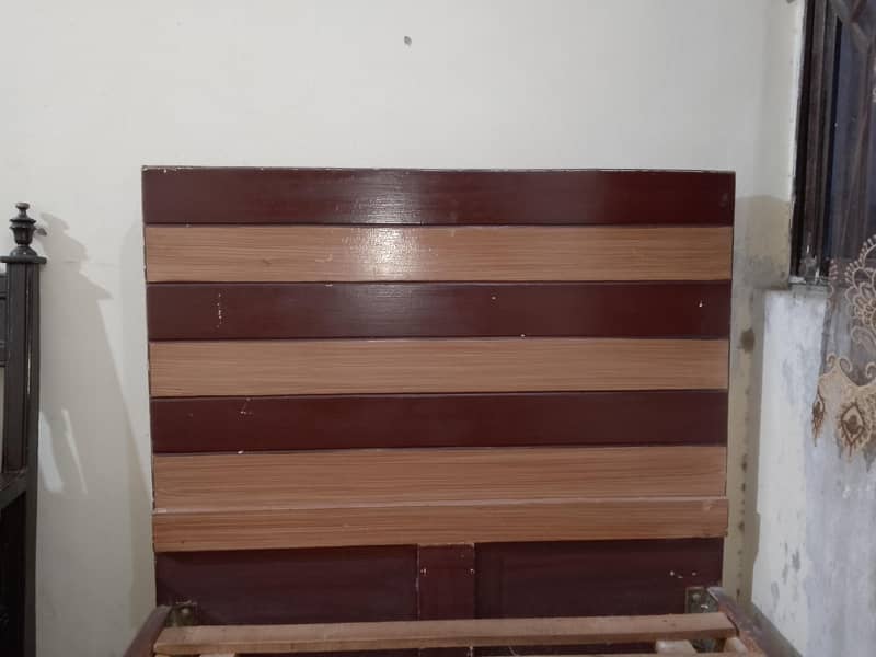 single bed without matres 1