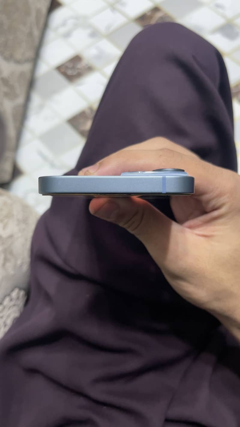 Apple iPhone 14 3