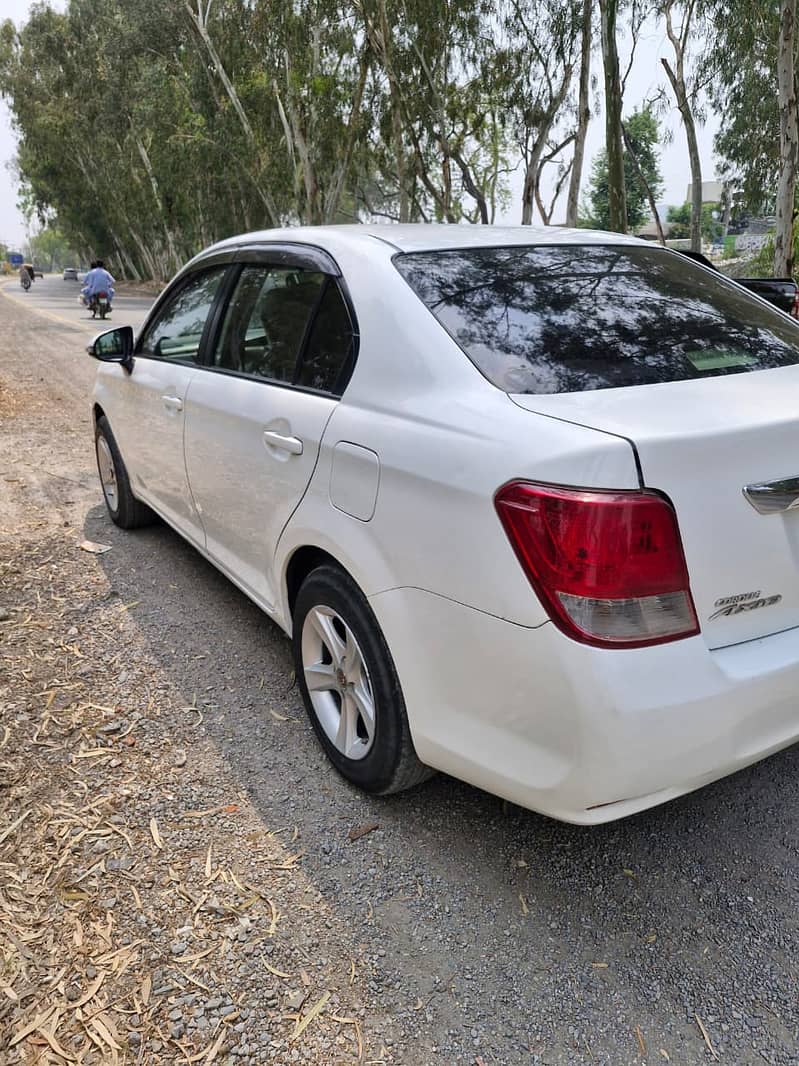 Toyota Corolla Axio 2012 2