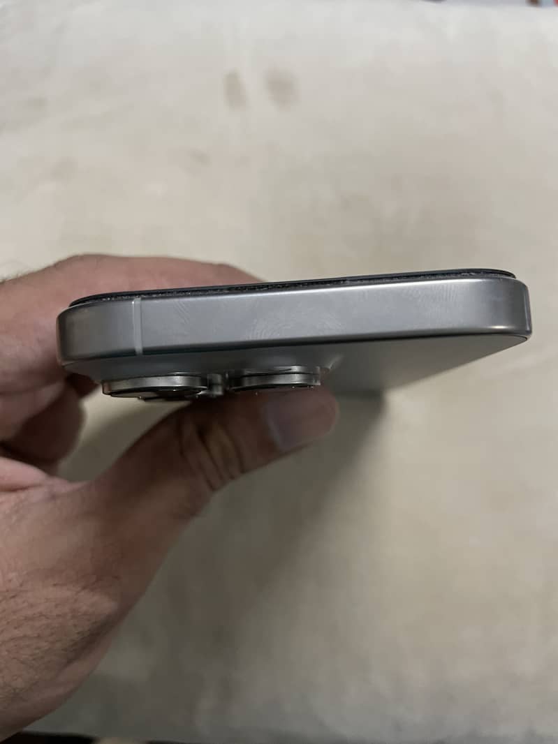 Apple iPhone 16 Pro 5