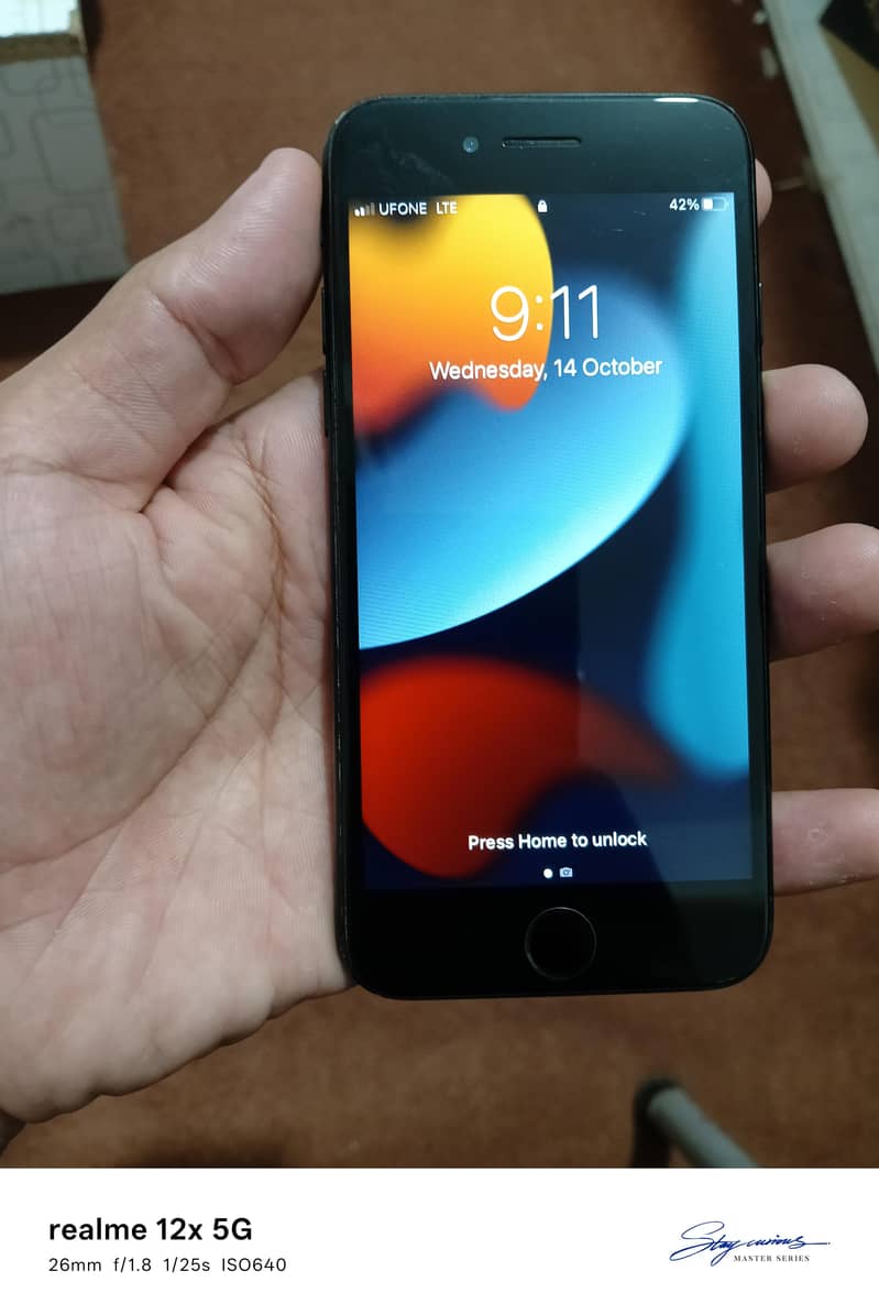 Apple iPhone 7 0
