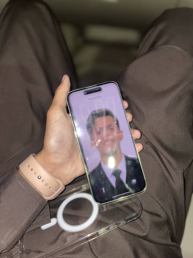 Apple iPhone 15 Pro Max 2