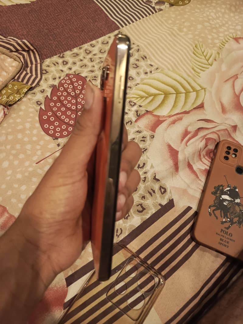 Infinix Note 30 8