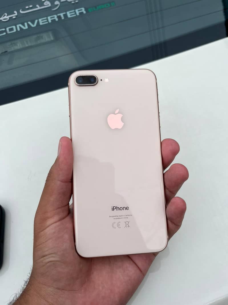 Apple iPhone 8 Plus 0