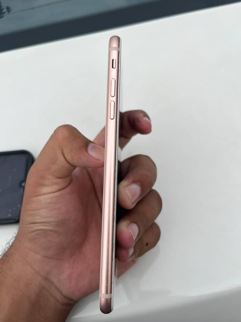 Apple iPhone 8 Plus 5