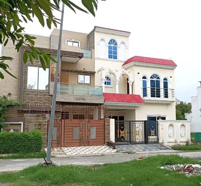 5-MARLA PLOT WALKING DISTANCE FROM BAHRIA TOWN WITH ALL DUES PAID AVAILABLE FOR SALE ON HOT LOCATION PHASE 3