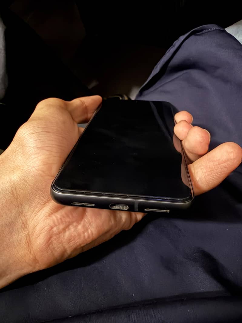 Google Pixel 8 4