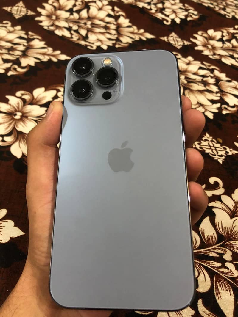 Apple iPhone 13 Pro Max 4