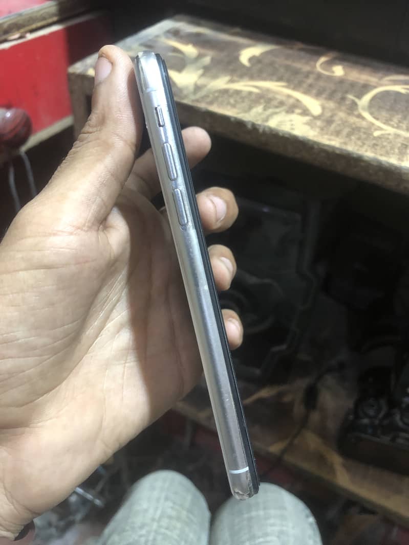 Apple iPhone X 3