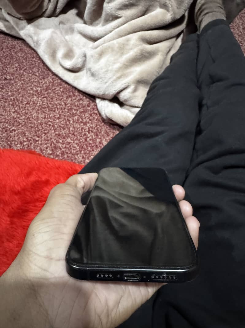 Apple iPhone 15 Pro Max 2