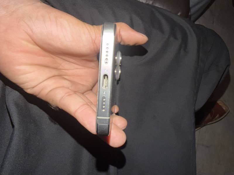 Apple iPhone 15 Pro Max 1
