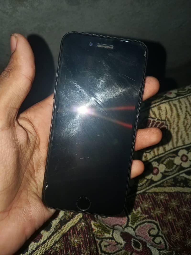 Apple iPhone 7 1