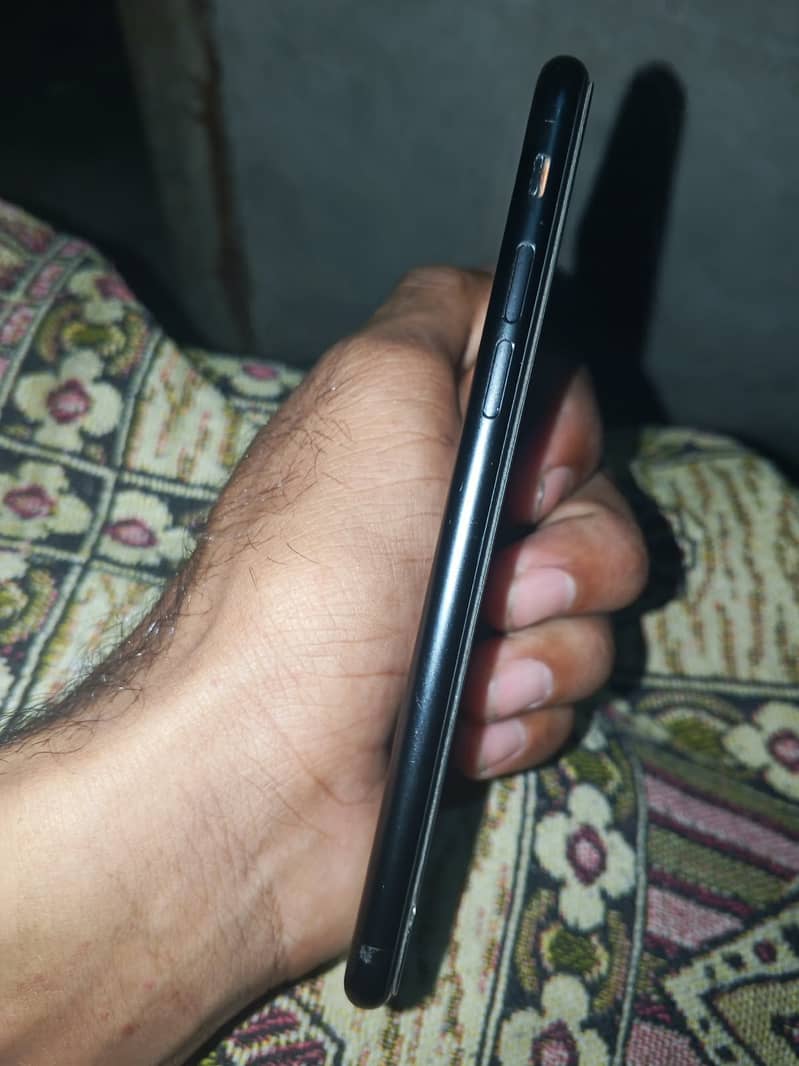 Apple iPhone 7 4