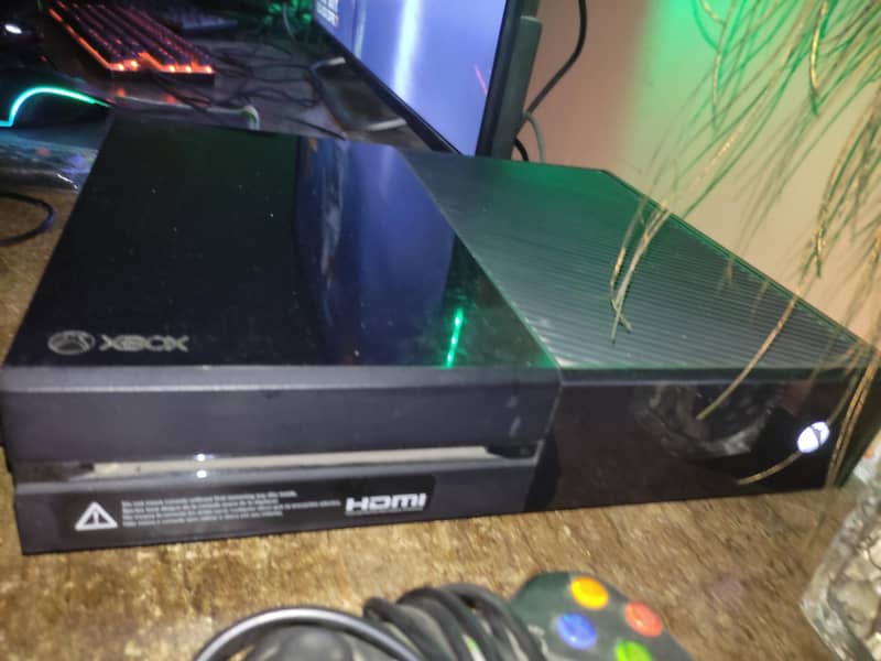Xbox one with controller and box 1