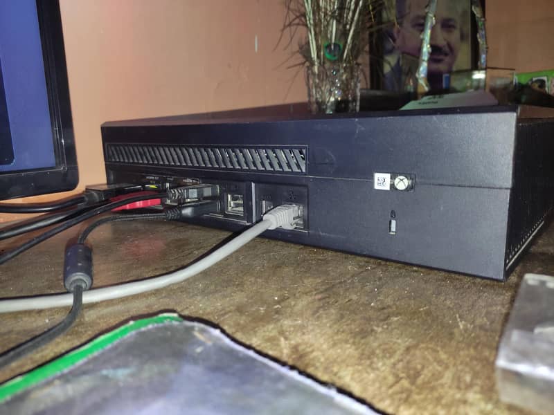 Xbox one with controller and box 2