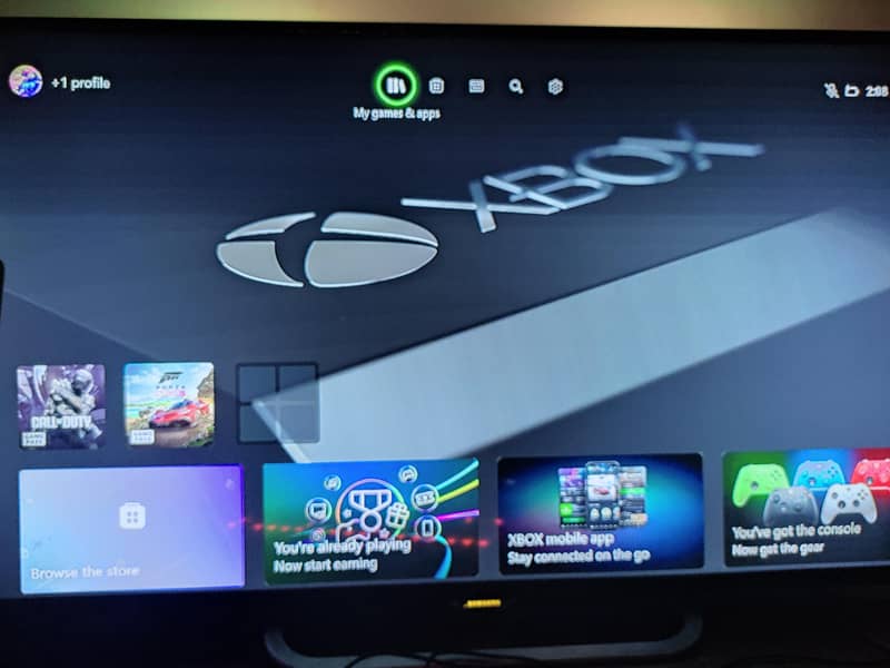 Xbox one with controller and box 3
