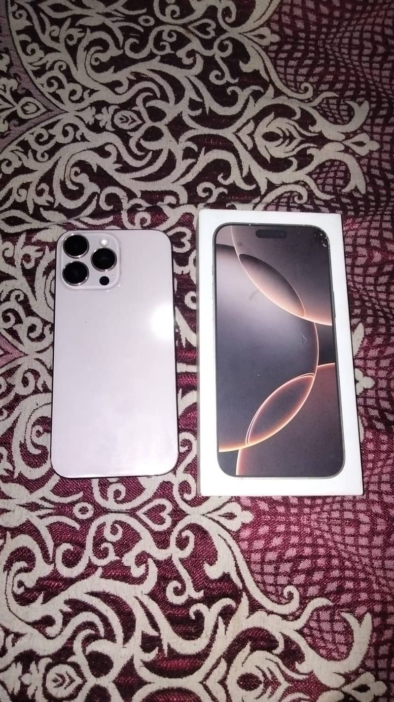 Apple iPhone 16 Pro Max 0