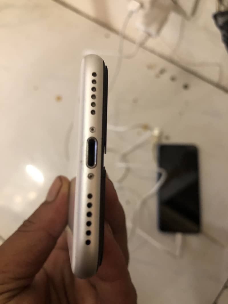 Apple iPhone SE 3