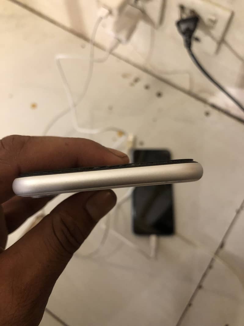 Apple iPhone SE 4