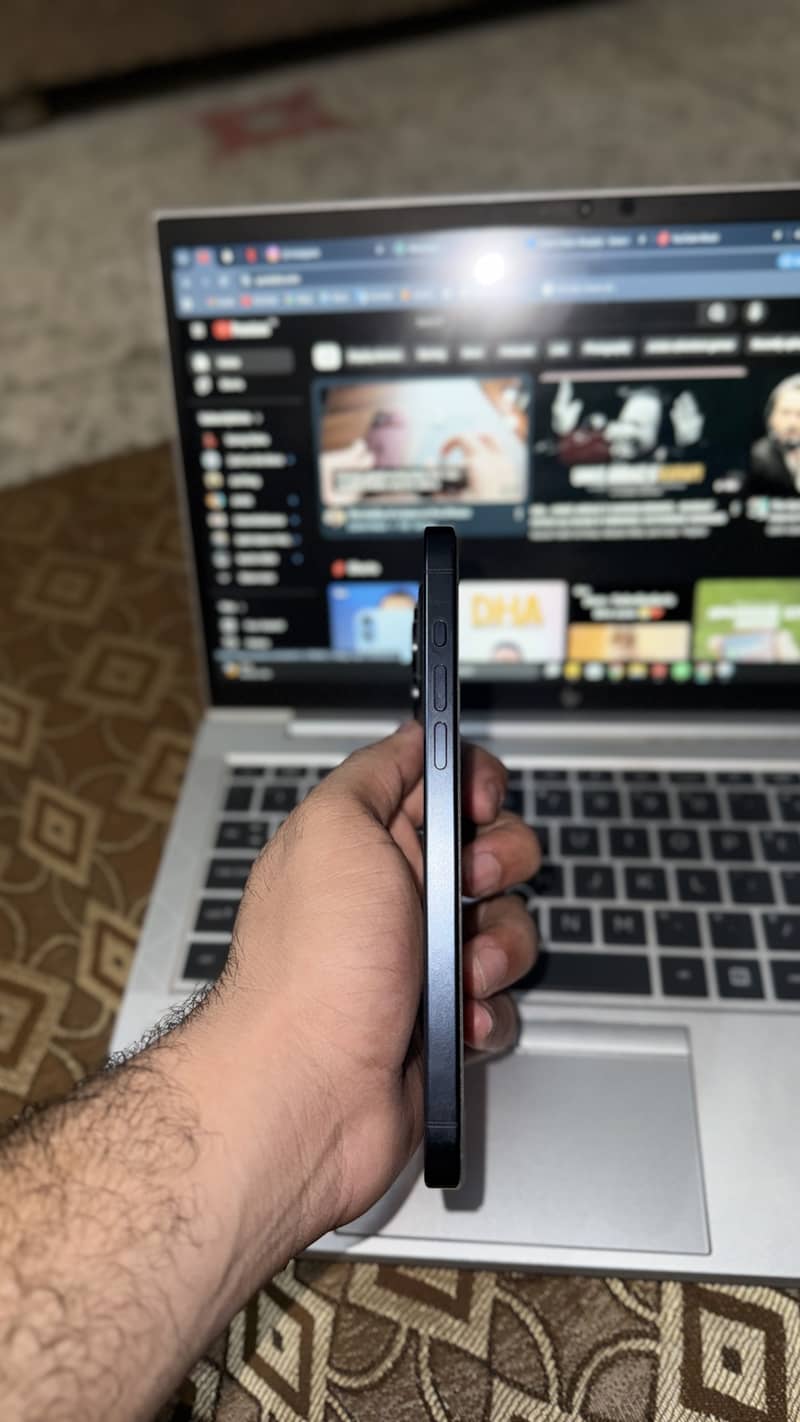 Apple iPhone 15 Pro Max 3